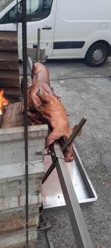 Un cochon au chaud